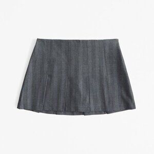 Abercrombie & Fitch Mid Rise Pleated Mini Skort
